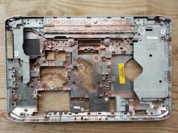 Нижня частина Dell Latitude E5530